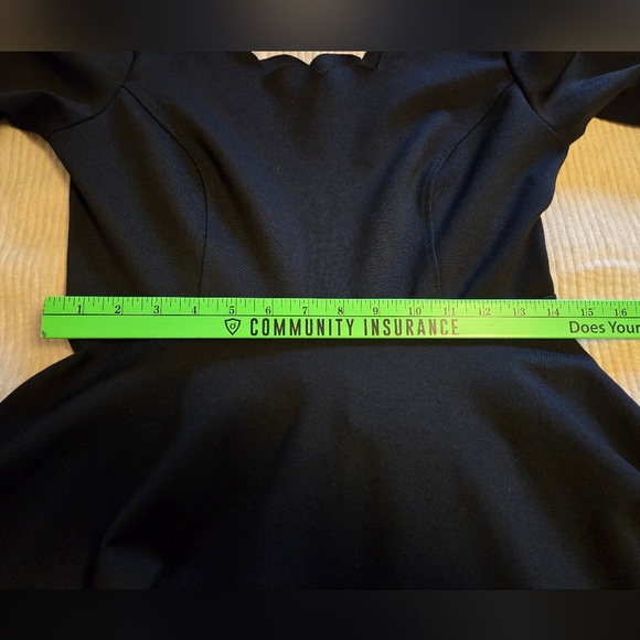 LULUS BLACK SCALLOPED MINI DRESS 3/4 SLEEVE ZIPPER SIDE. SIZE LARGE. - Picture 6 of 10